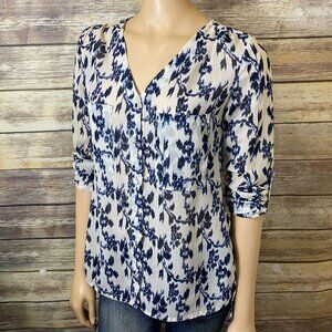 BKE‎ Boutique Blouse XS Blue White Abstract Button Front 3/4 Sleeve BUCKLE